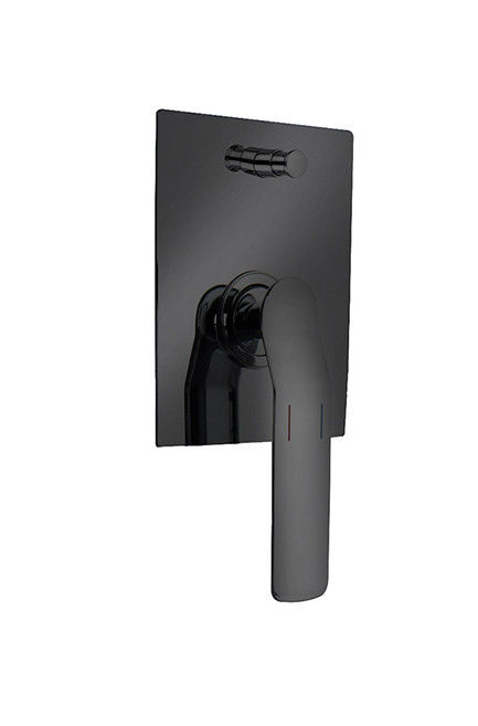 Un seul levier caché dans le mur mélangeur de bain ou de douche avec déviateur robinet en laiton de salle de bain mat noir OEM